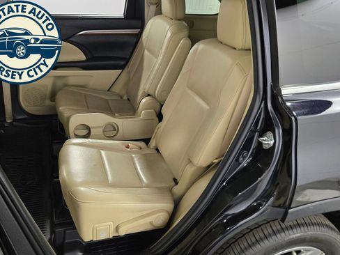 Used 2017 Toyota Highlander Limited w/ Protection Package #3 AWD/4WD image 26