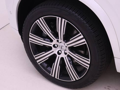 Certified 2023 Volvo XC90 T8 Plus AWD/4WD image 22