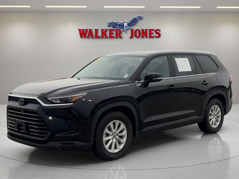 Used 2024 Toyota Grand Highlander XLE image 7