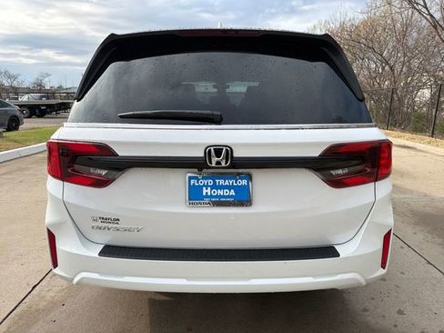 New 2026 Honda Odyssey EX-L image 4