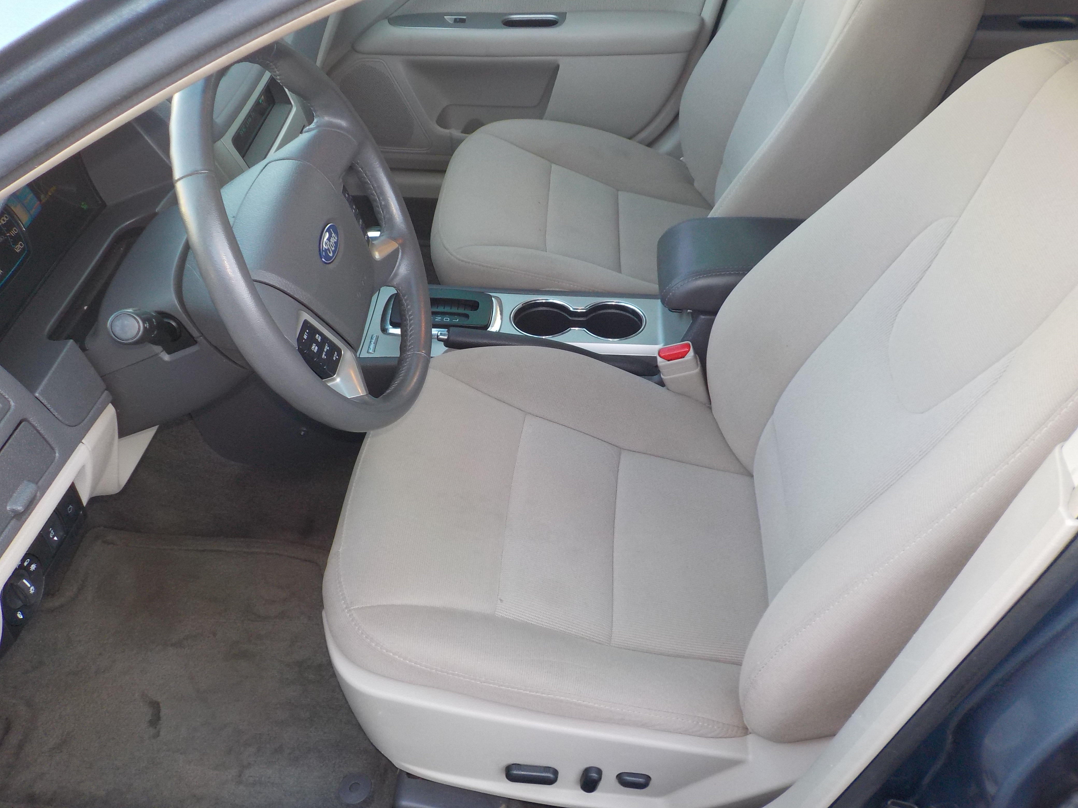 Used 2012 Ford Fusion Hybrid FWD image 12
