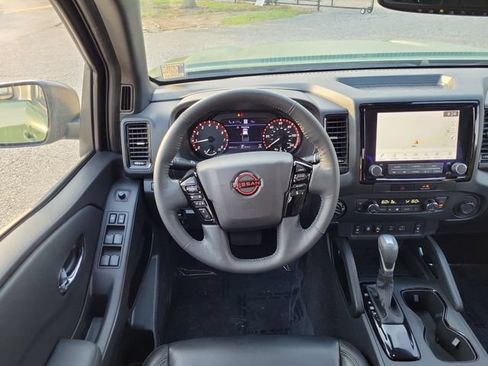 Used 2022 Nissan Frontier PRO-4X w/ Pro-4X Premium Package AWD/4WD image 10