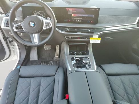 Certified 2026 BMW X7 xDrive40i w/ M Sport Package image 10