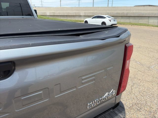 Used 2024 Chevrolet Silverado 3500 High Country w/ High Country Premium Package AWD/4WD image 4