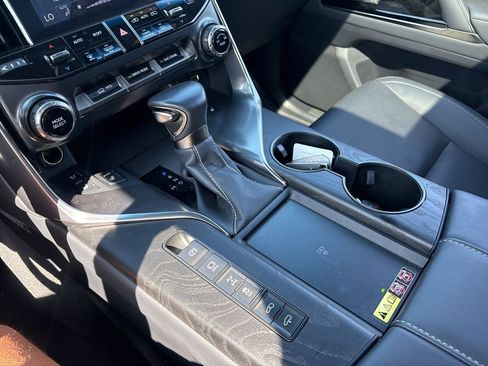 Used 2024 Lexus LX 600 4WD w/ Luxury Package image 21