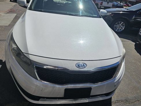 Used 2011 Kia Optima EX w/ Premium Pkg FWD image 9