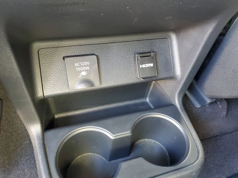 Certified 2023 Toyota Sienna XSE image 21