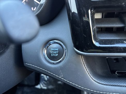 Used 2022 Toyota Highlander XLE image 23