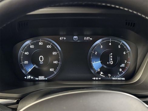 Used 2021 Volvo XC60 T5 Momentum w/ Advanced Package image 30