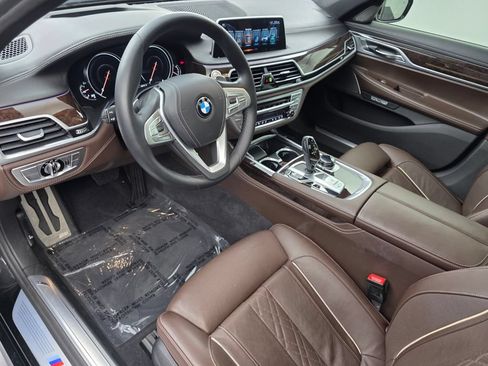 Used 2016 BMW 740i RWD image 10