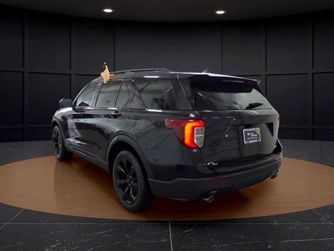 Certified 2023 Ford Explorer ST-Line AWD/4WD image 4