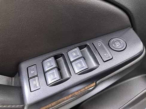 Used 2019 Chevrolet Tahoe LS RWD image 24