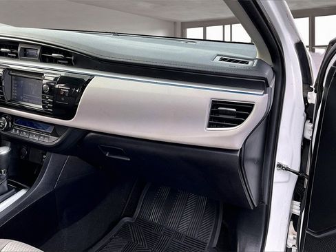 Used 2014 Toyota Corolla L image 17