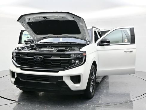 New 2025 Ford Expedition Max Platinum w/ Stealth Performance Package image 58