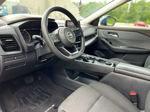 Used 2022 Nissan Rogue SV AWD/4WD image 19