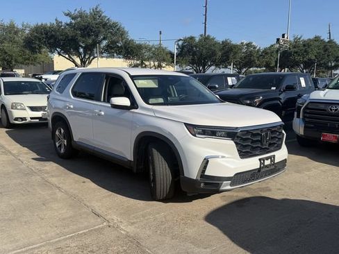 Used 2025 Honda Pilot EX-L image 3