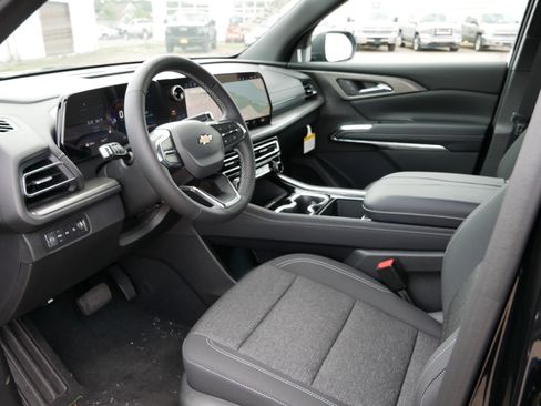 New 2026 Chevrolet Traverse LT w/ Driver Confidence Package AWD/4WD image 10