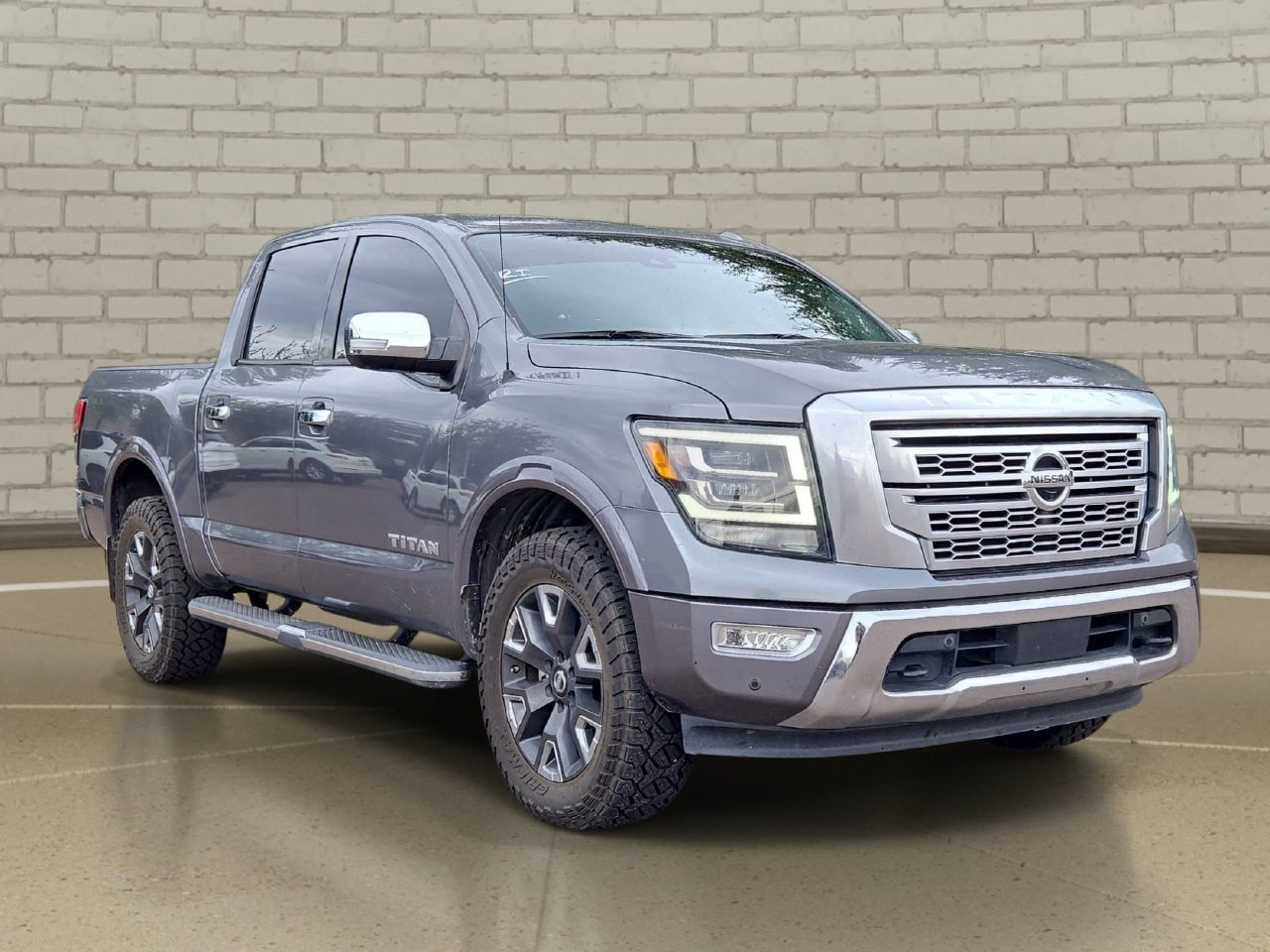 Used 2021 Nissan Titan Platinum Reserve w/ Moonroof Package AWD/4WD image 3