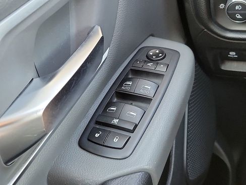 Used 2020 RAM 1500 Big Horn RWD image 13