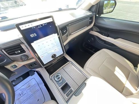 Used 2023 Ford Expedition Limited RWD image 21