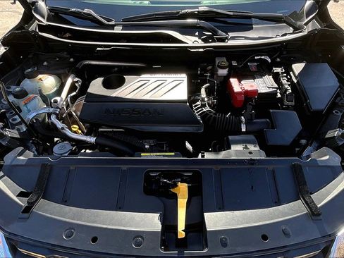 Used 2023 Nissan Rogue SV image 10