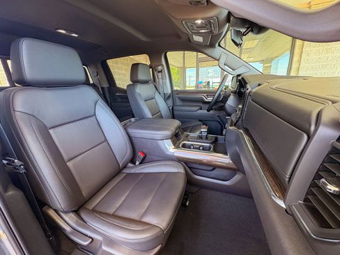 Used 2025 Chevrolet Silverado 1500 LT Trail Boss w/ LT Trail Boss Premium Package AWD/4WD image 27