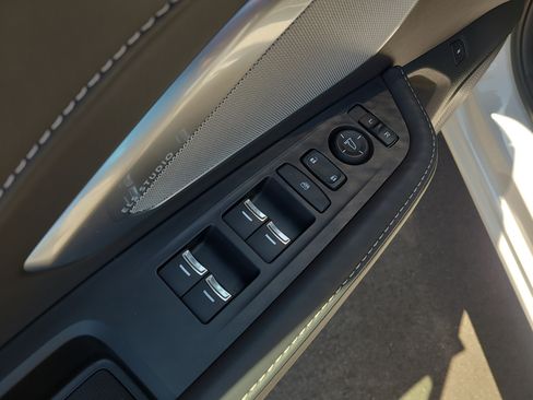 Used 2025 Acura RDX SH-AWD w/ Technology Package image 13