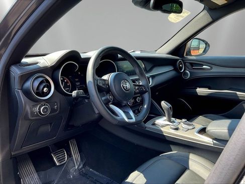 Used 2023 Alfa Romeo Stelvio Ti AWD/4WD image 16