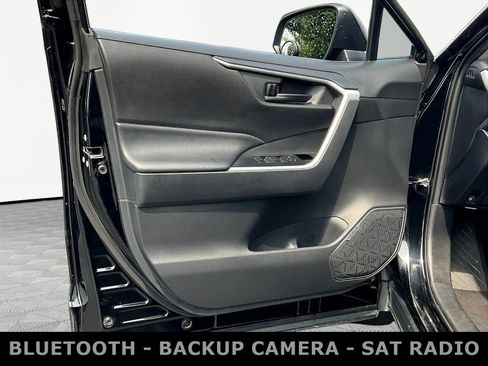 Used 2020 Toyota RAV4 LE AWD/4WD image 20