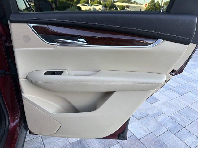 Used 2017 Cadillac XT5 Luxury w/ Driver Awareness Package FWD image 21