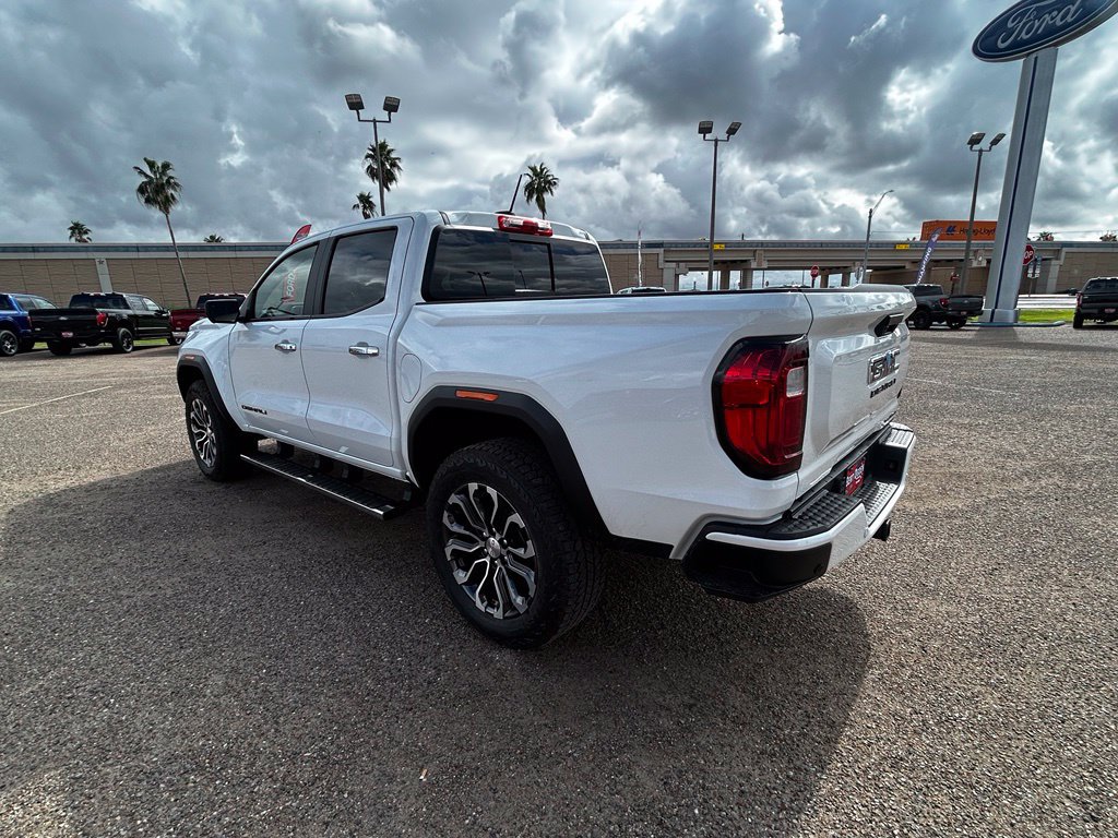 Used 2026 GMC Canyon Denali w/ LPO, Black Badging Package AWD/4WD image 4