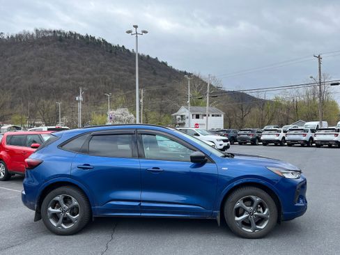 Certified 2023 Ford Escape ST-Line w/ Tech Pack #1 image 4