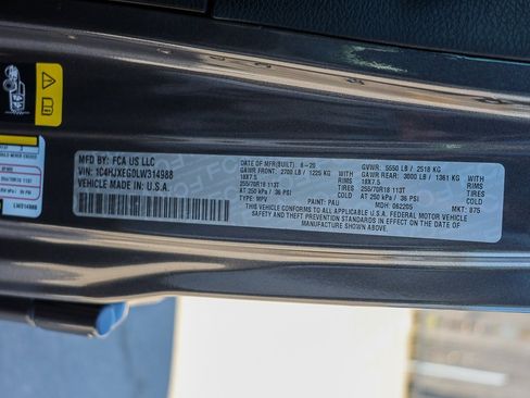 Used 2020 Jeep Wrangler Unlimited Sahara image 11