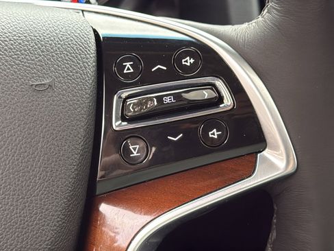 Used 2018 Cadillac Escalade Luxury image 17