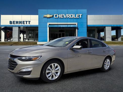 Used 2024 Chevrolet Malibu LT FWD image 2
