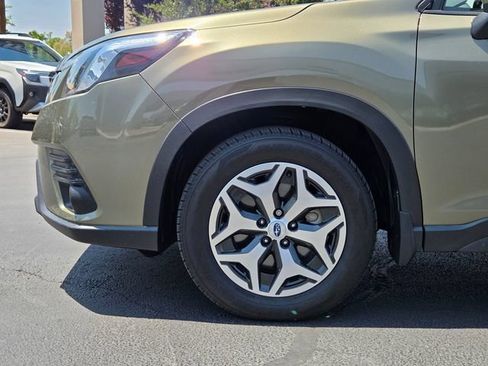 Used 2024 Subaru Forester Premium AWD/4WD image 9