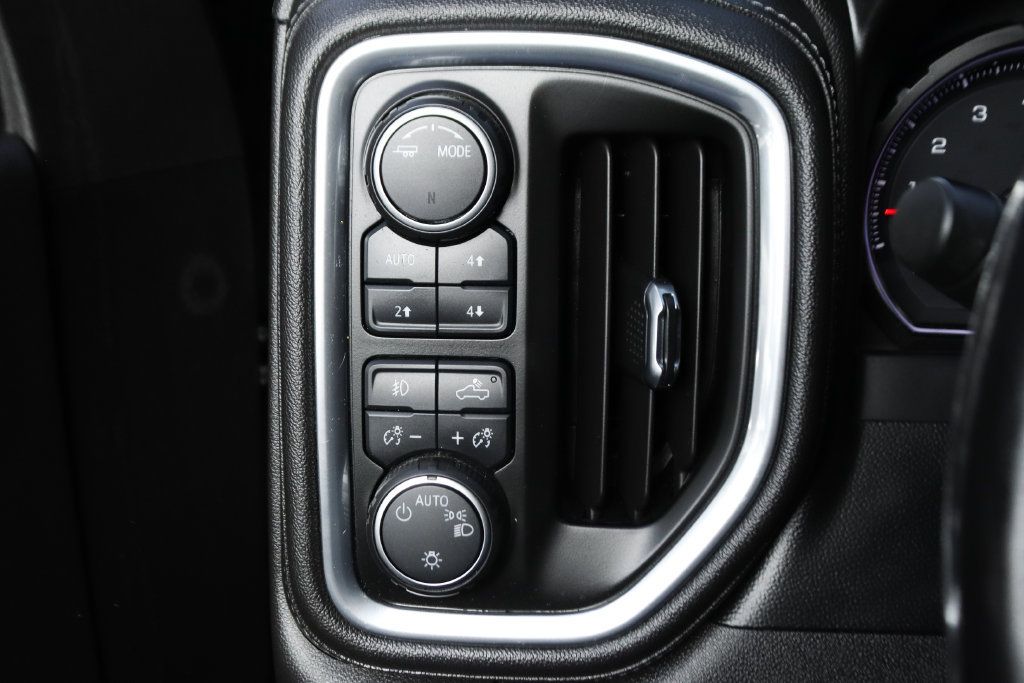 Used 2021 Chevrolet Silverado 1500 LT Trail Boss AWD/4WD image 17