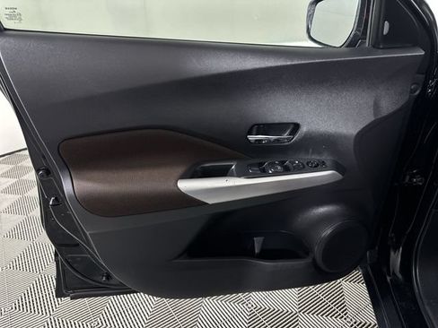 Used 2020 Nissan Kicks SR FWD image 23
