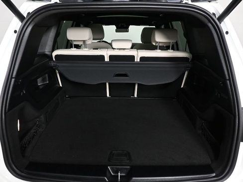 Used 2025 Mercedes-Benz GLB 250 image 30