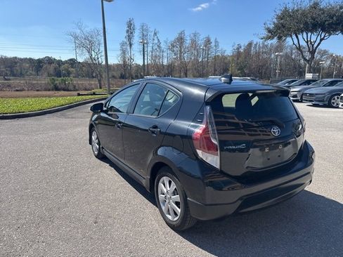 Used 2017 Toyota Prius C Two image 3