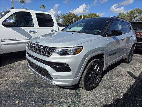 Used 2024 Jeep Compass Limited w/ Driver Assist Group I image 3