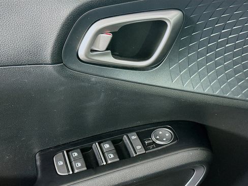 Used 2022 Kia Soul S FWD image 15