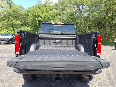 New 2025 Chevrolet Silverado 2500 ZR2 w/ Technology Package image 29