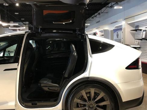 Used 2022 Tesla Model X Long Range image 9