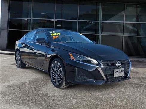 Used 2025 Nissan Altima 2.5 SL image 2