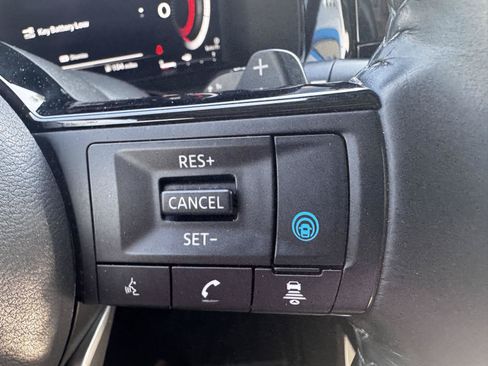 Used 2022 Nissan Pathfinder Platinum AWD/4WD image 27