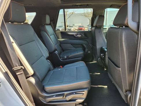 Used 2025 GMC Yukon AT4 w/ AT4 Premium Package image 28