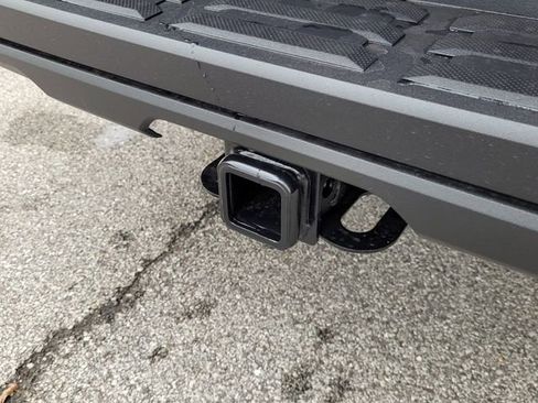 Used 2025 Toyota Tundra SR5 w/ SR5 Convenience Package AWD/4WD image 11