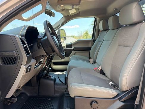 Used 2019 Ford F550 4x4 Regular Cab Super Duty image 11