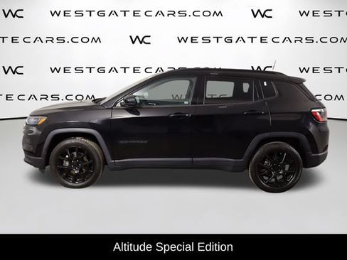 Used 2022 Jeep Compass Latitude FWD image 5
